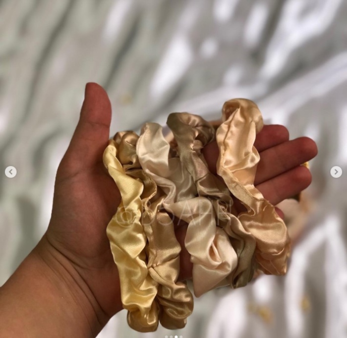Satin scrunchies 10 pcs - Beige collection
 بكل ساتان 10 قطع - مجموعة البيج
